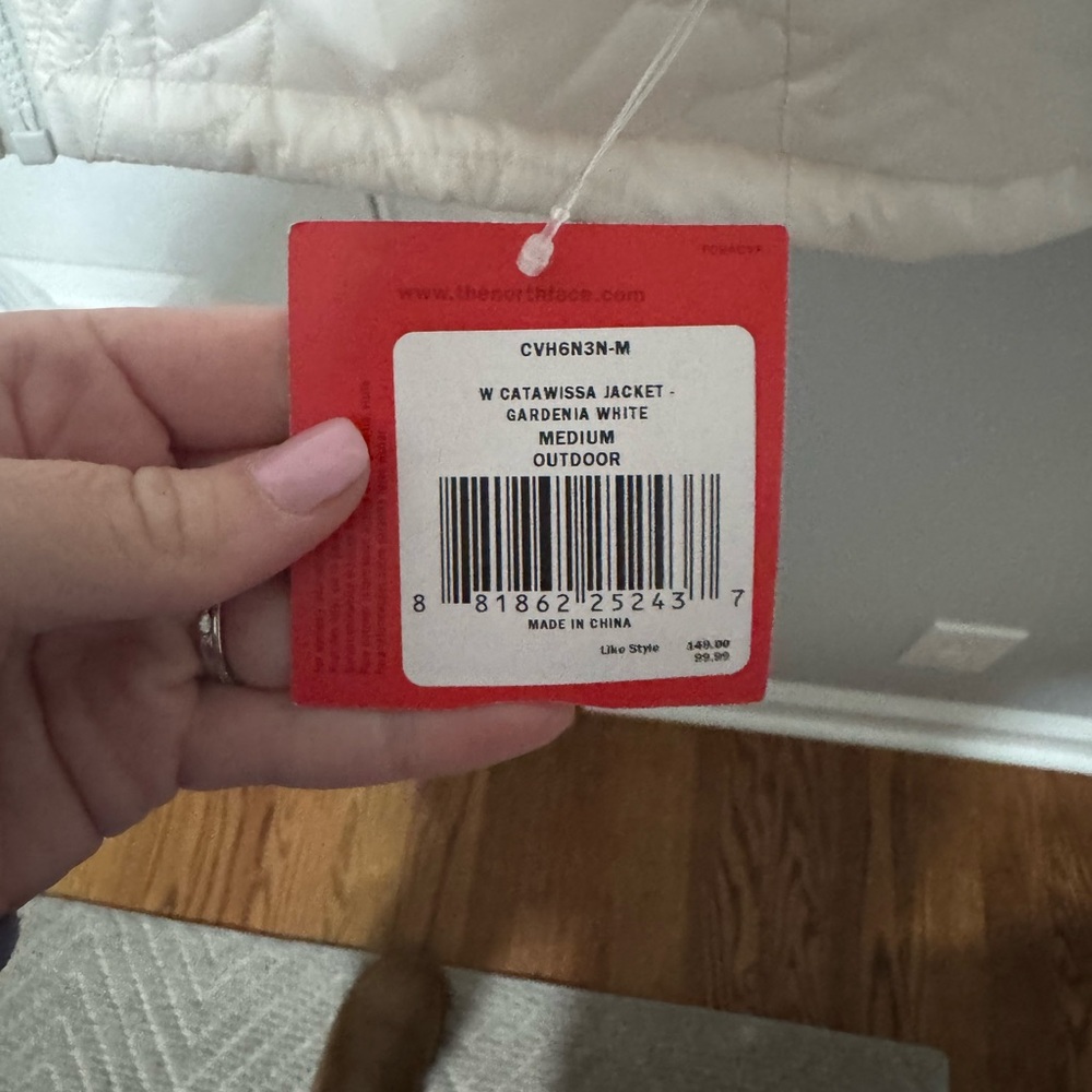 White/cream North Face Jacket - Picture 3 of 4
